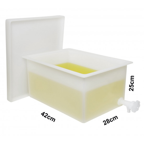 Bel-Art Heavy Duty Polyethylene Rectangular Tank with Top Flanges and Faucet; 16.5 x 11 x 10 in. Bel-Art Heavy Duty Polyethylene Rectangular Tank with Top Flanges and Faucet; 16.5 x 11 x 10 in.